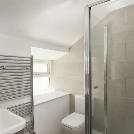 Bright And Modern 1 Bedroom In Old Cornwall Apartment